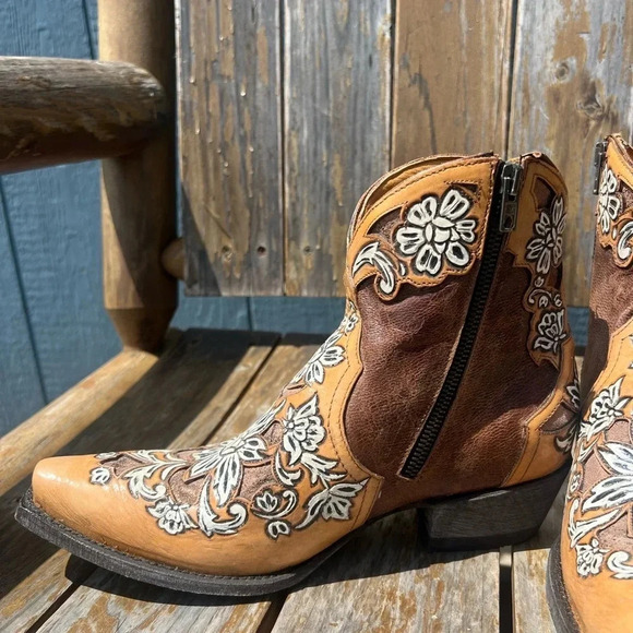 Old Gringo Embossed Cowhide Leather Aster Short‎ Oryx Booties  Size 7.5 B - Picture 4 of 6